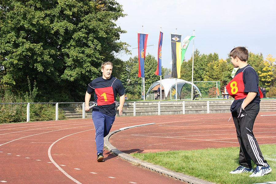 Staffellauf bei der Jugendleistungsspange in Buchen
