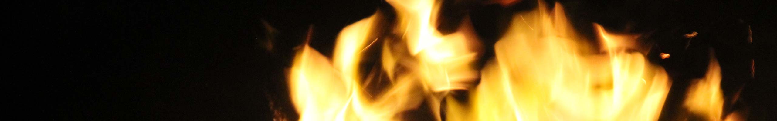 Flammen eines Lagerfeuers