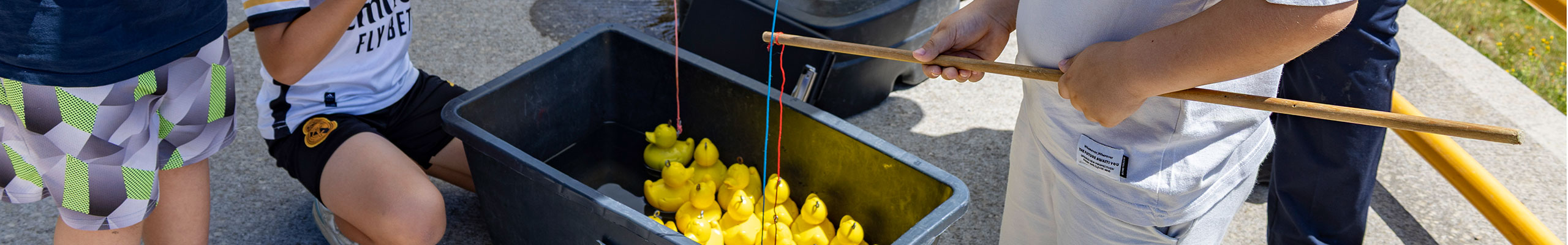 Symbolbild – Spielende Kinder beim Kindergruppennachmittag