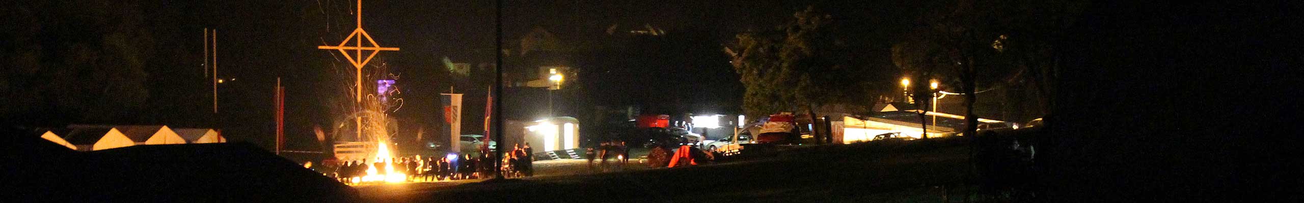 Lagerfeuer beim Zeltlager