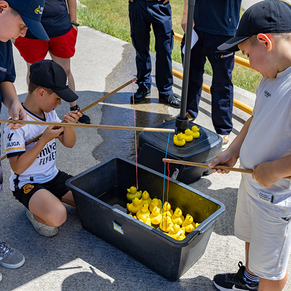 Symbolbilder – Spielende Kinder beim Kindergruppennachmittag