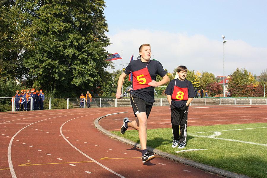 Staffellauf bei der Jugendleistungsspange in Buchen