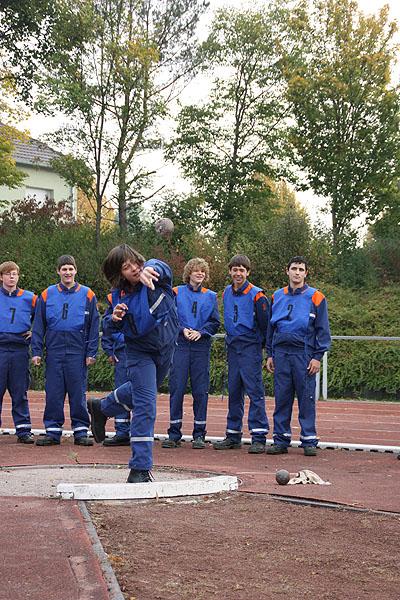 Kugelstoßen bei der Jugendleistungsspange in Buchen