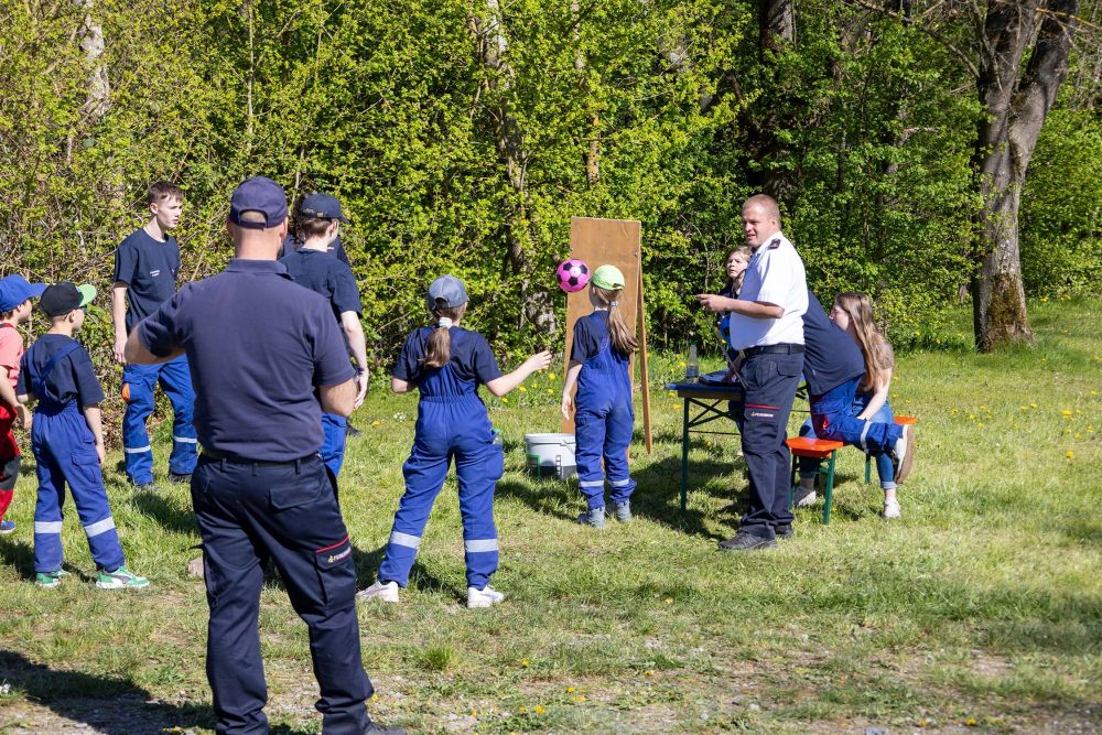 Die Spielstationen bei 50 Jahre Jugendfeuerwehr Neckar-Odenwald-Kreis